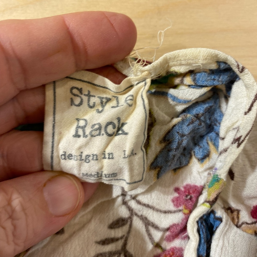 Style Rack Short Sleeve Cardigan Medium (LF) - Picture 9 of 14